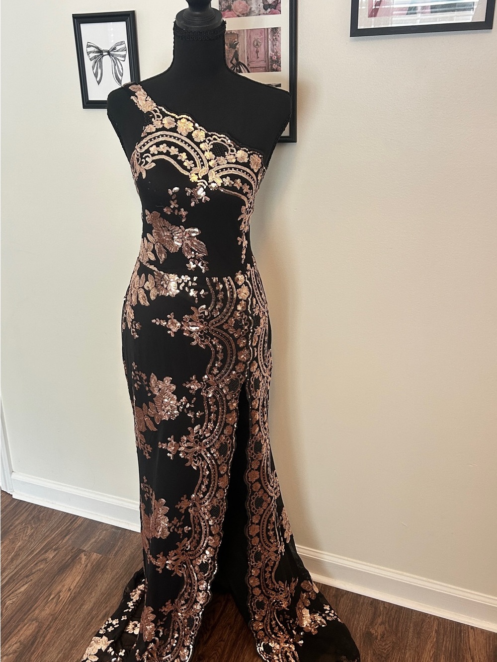 Black One-Shoulder Sequin Floral Evening Gown